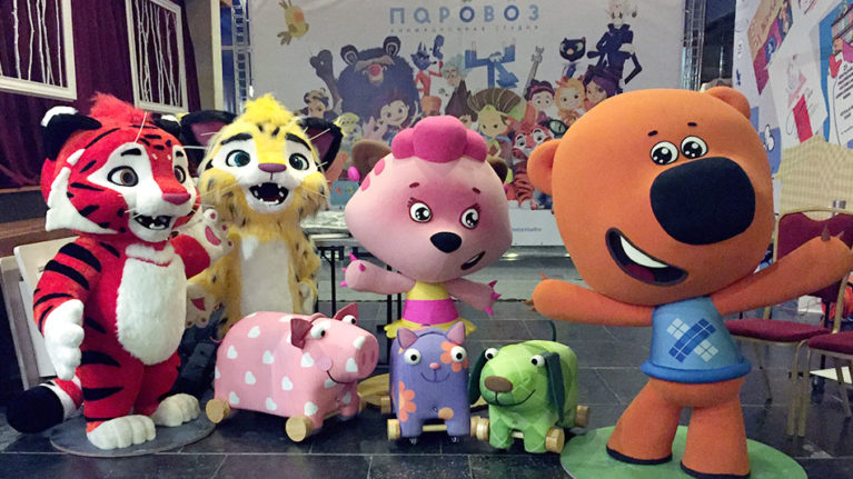 《蒸汽机车》把娱乐拉到苏兹达尔市