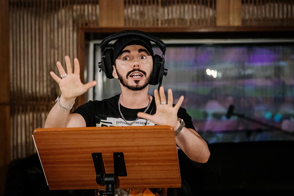 在“科西切.起源传说”动画电影中的“克拉德涅茨魔法剑”由铁木尔·罗德里格斯配音