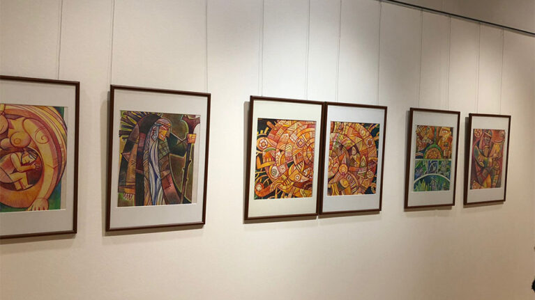 在“Karelore：火之魂”的展览中“蒸汽机车”艺术家们的作品